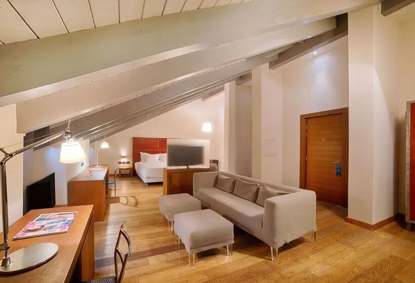 فندق NH Collection Torino Santo Stefano