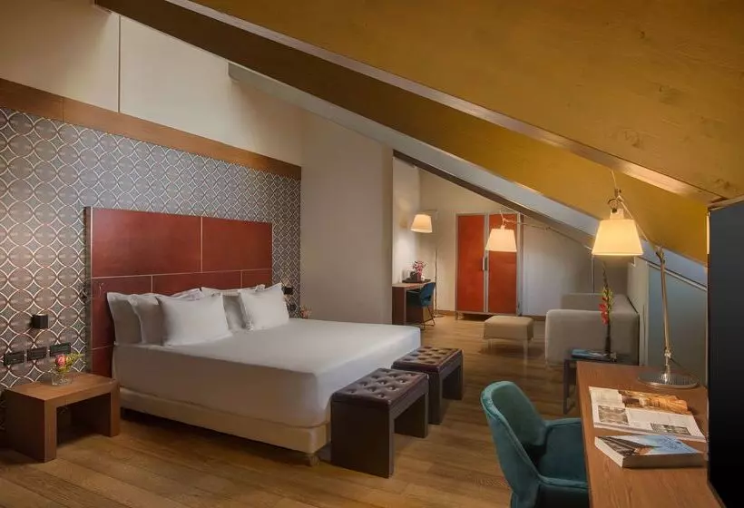 فندق NH Collection Torino Santo Stefano