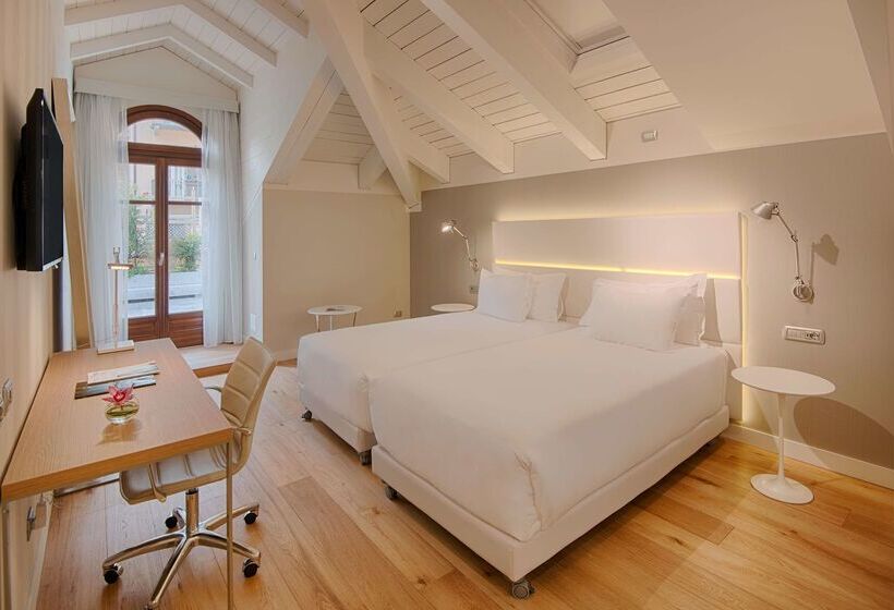 هتل NH Collection Torino Santo Stefano