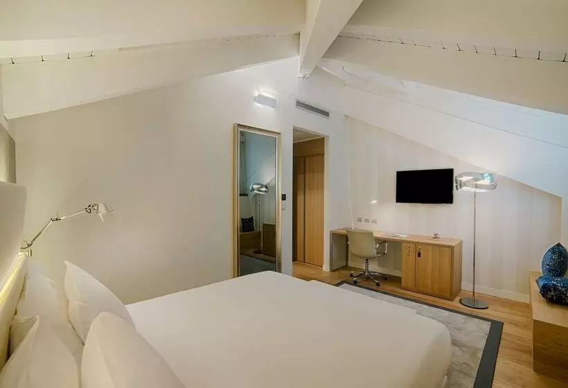 فندق NH Collection Torino Santo Stefano