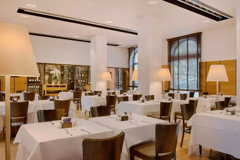 فندق NH Collection Torino Santo Stefano