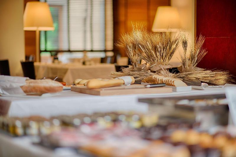 هتل NH Collection Torino Santo Stefano