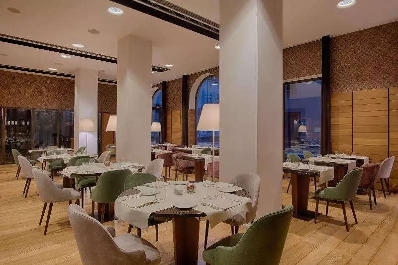 فندق NH Collection Torino Santo Stefano