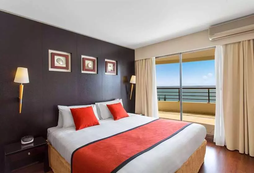 Ramada Hotel & Suites By Wyndham Noumea