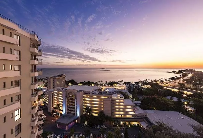 Ramada Hotel & Suites By Wyndham Noumea