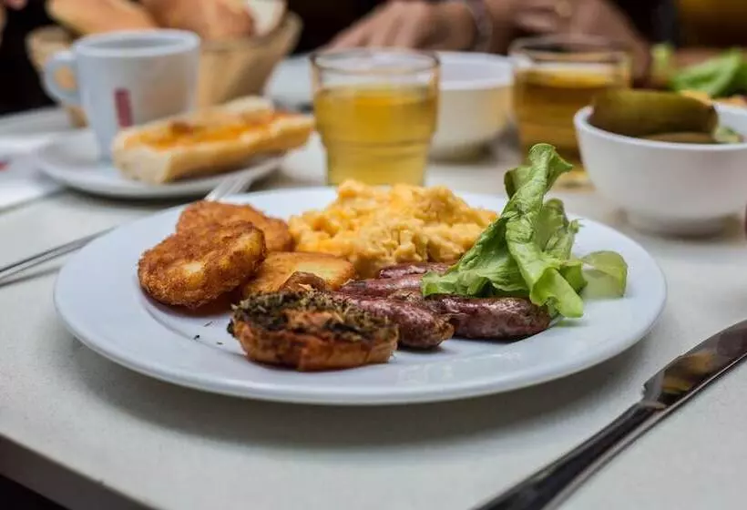 Ramada Hotel & Suites By Wyndham Noumea