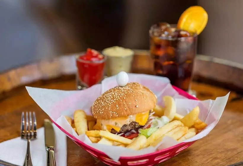 Ramada Hotel & Suites By Wyndham Noumea