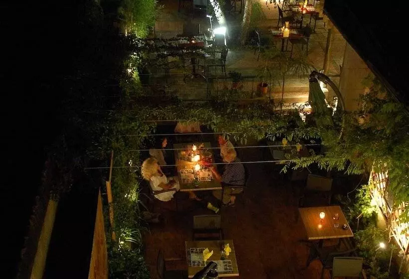 ホテル Restaurant Aux Deux Roses