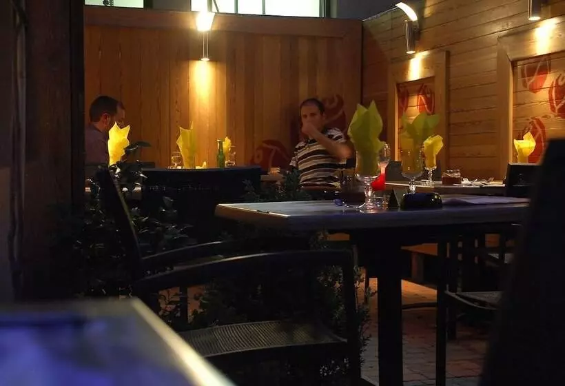 ホテル Restaurant Aux Deux Roses