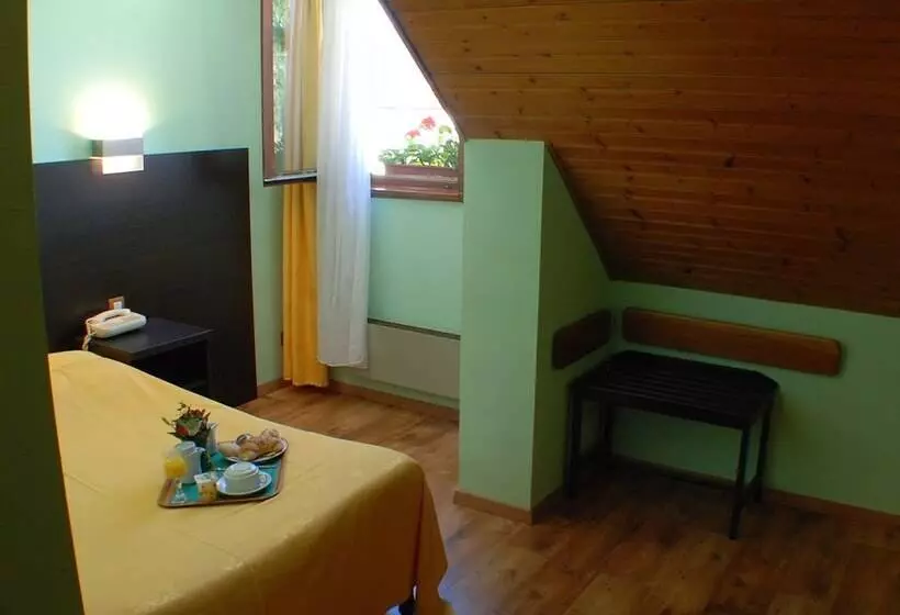 ホテル Restaurant Aux Deux Roses