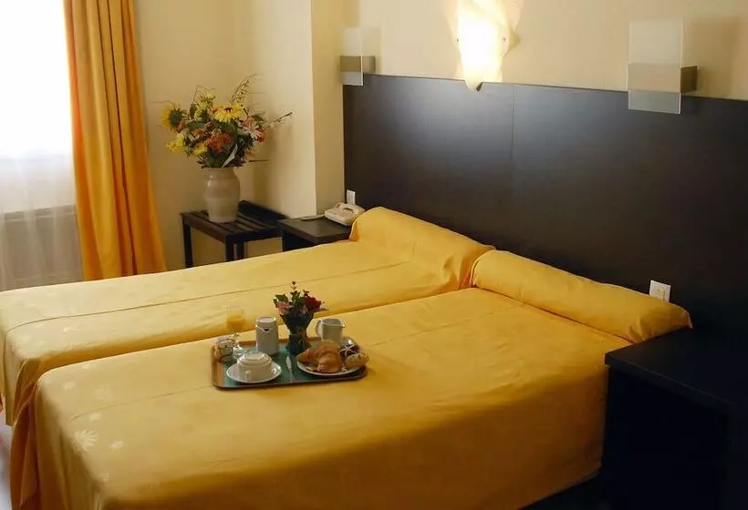 ホテル Restaurant Aux Deux Roses