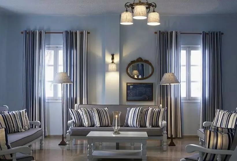 هتل Thalassa Seaside Resort & Suites