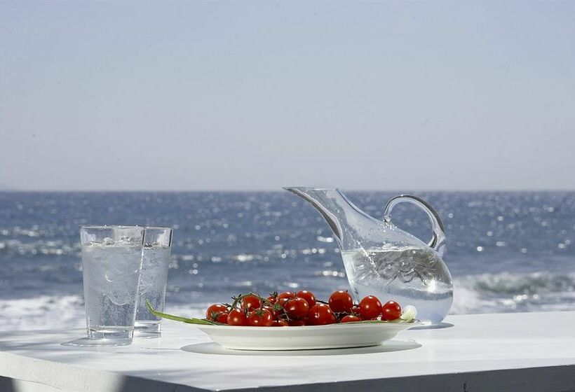 בית מלון כפרי Thalassa Seaside Resort & Suites