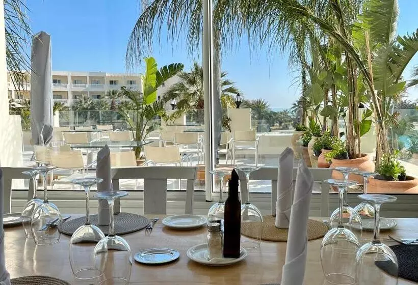 Отель Hôtel Sentido Marillia Resort & Spa