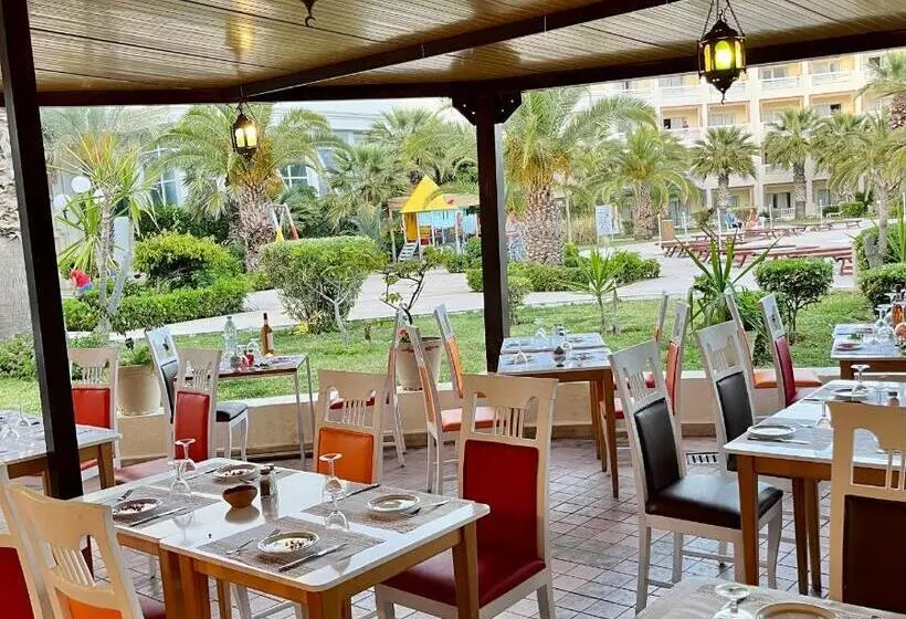 Отель Hôtel Sentido Marillia Resort & Spa