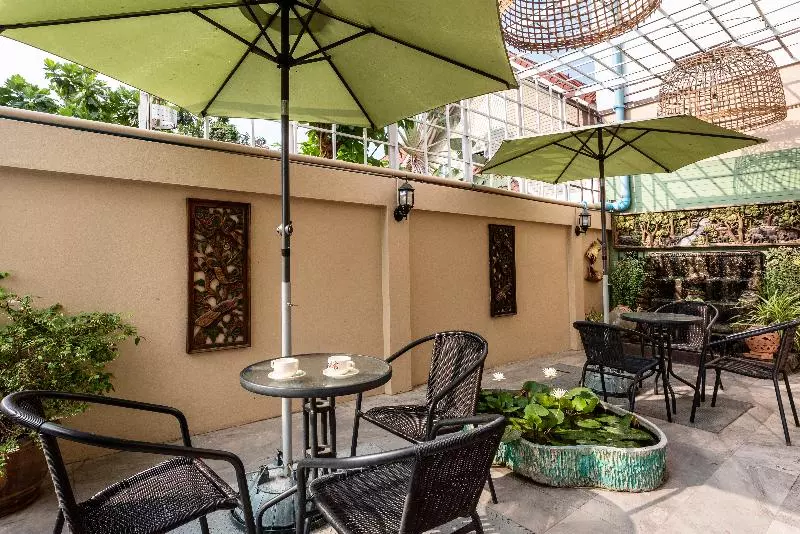 Отель Ayothaya Riverside