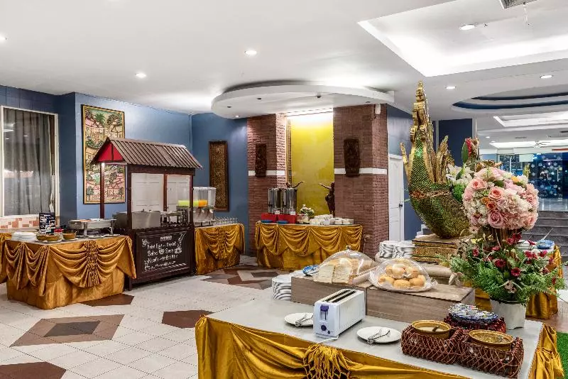 Отель Ayothaya Riverside