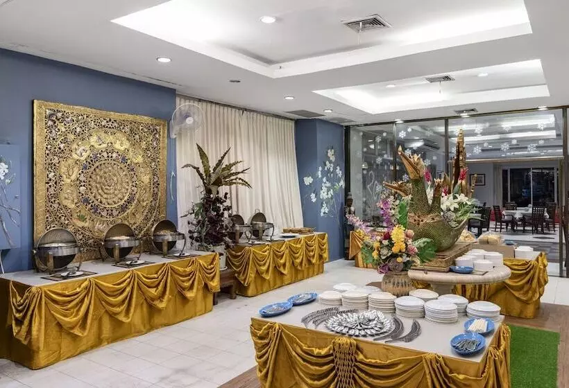 Отель Ayothaya Riverside