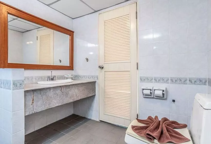 Отель Ayothaya Riverside