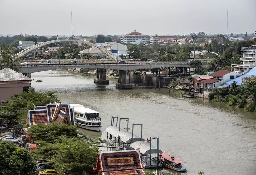 Отель Ayothaya Riverside