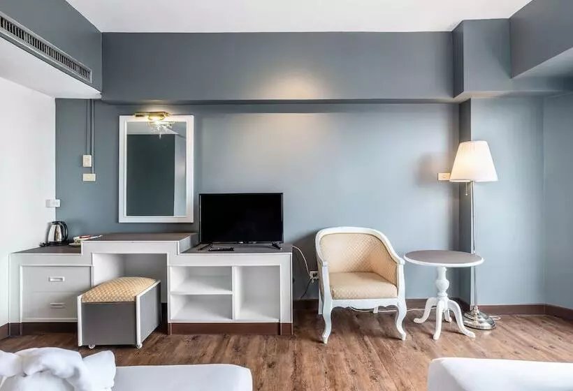 Отель Ayothaya Riverside