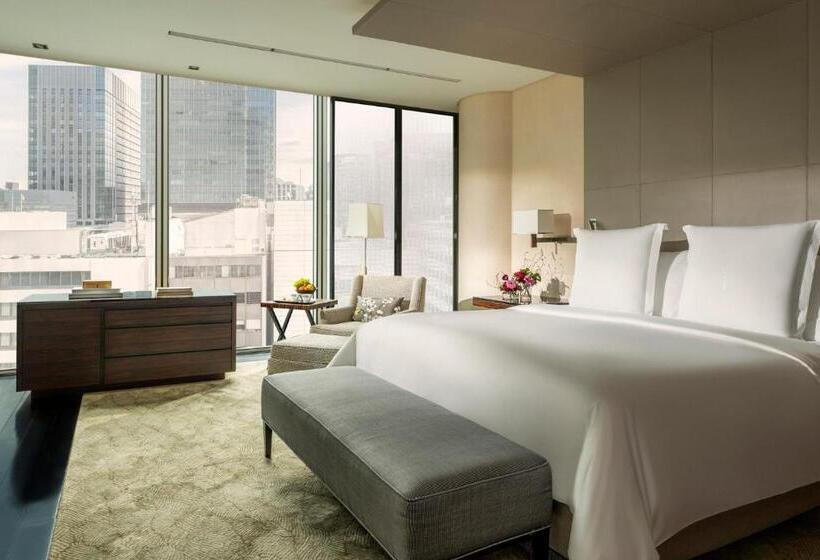 Four Seasons Hotel Tokyo At Marunouchi
