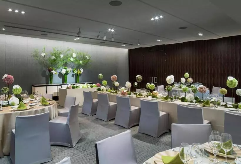 Four Seasons Hotel Tokyo At Marunouchi