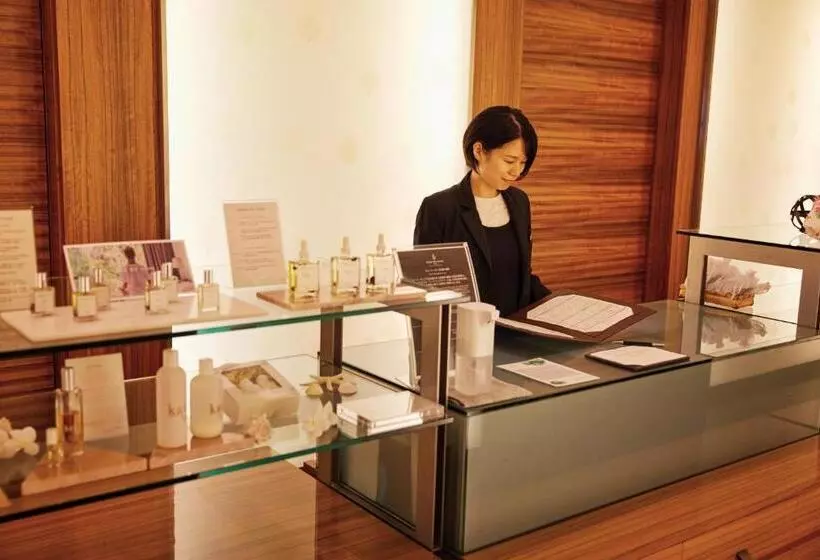 Four Seasons Hotel Tokyo At Marunouchi