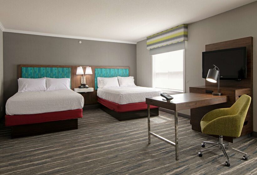 هتل Hampton Inn By Hilton Kamloops