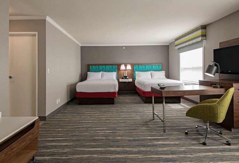 هتل Hampton Inn By Hilton Kamloops