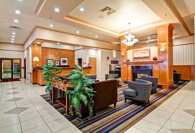 هتل Hampton Inn By Hilton Kamloops