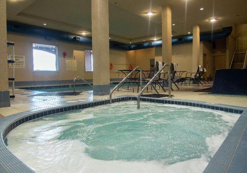 هتل Hampton Inn By Hilton Kamloops