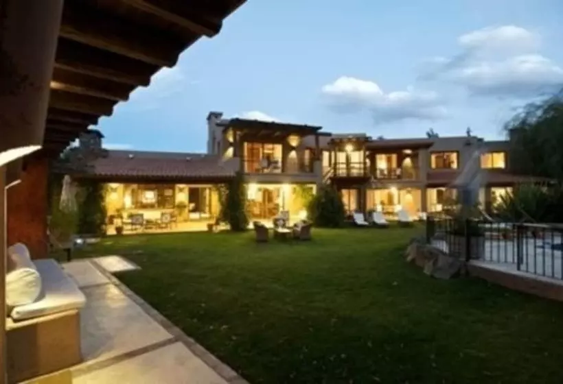 فندق Lares De Chacras