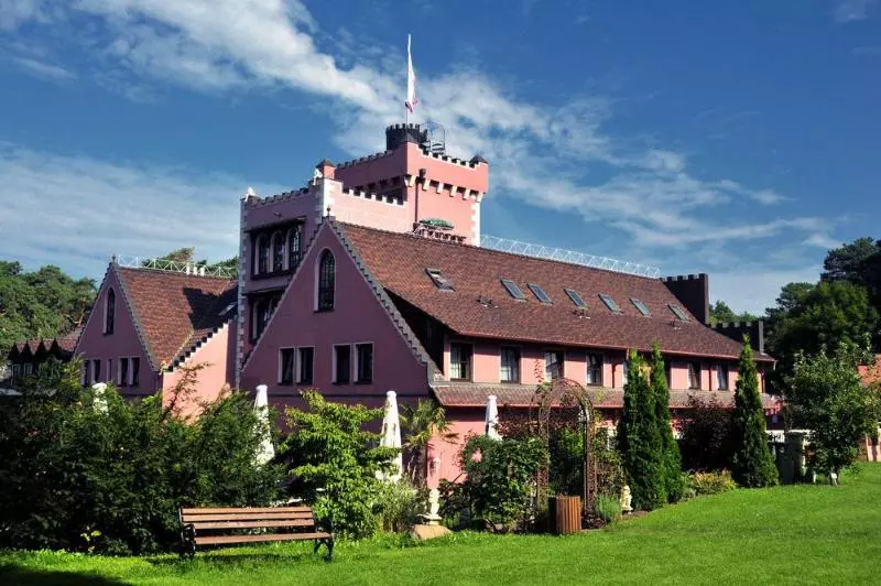 The Lakeside Burghotel Zu Strausberg