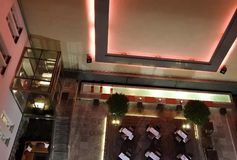 ホテル The Levante Parliament A Design