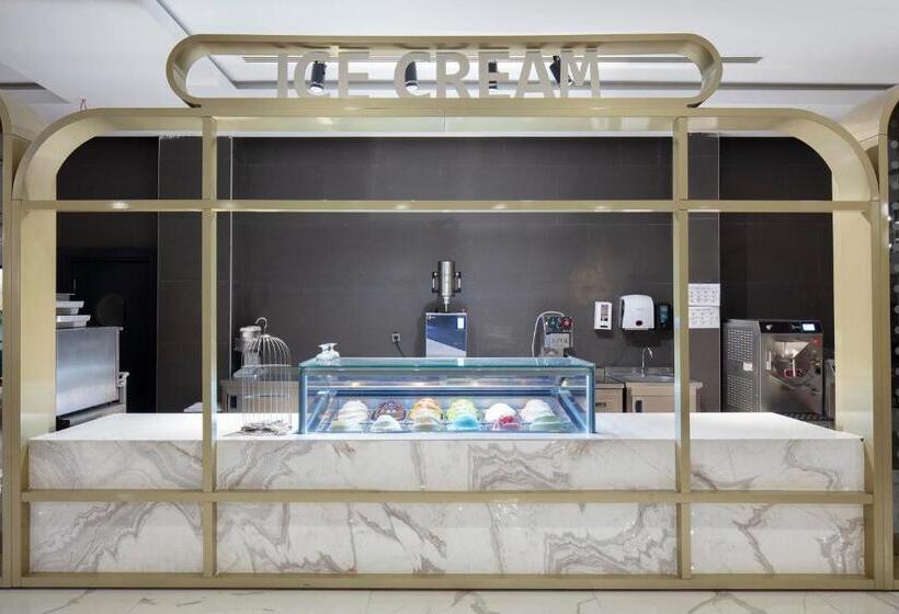 Nirvana Cosmopolitan Hotel Convention & Sports Center