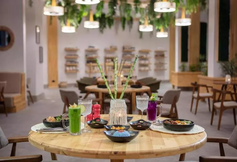 Nirvana Cosmopolitan Hotel Convention & Sports Center