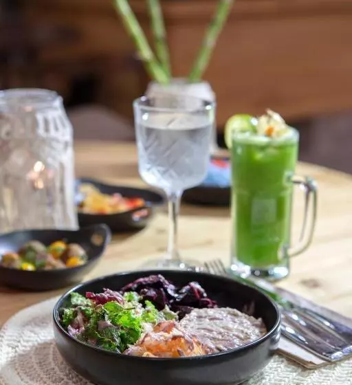 Nirvana Cosmopolitan Hotel Convention & Sports Center