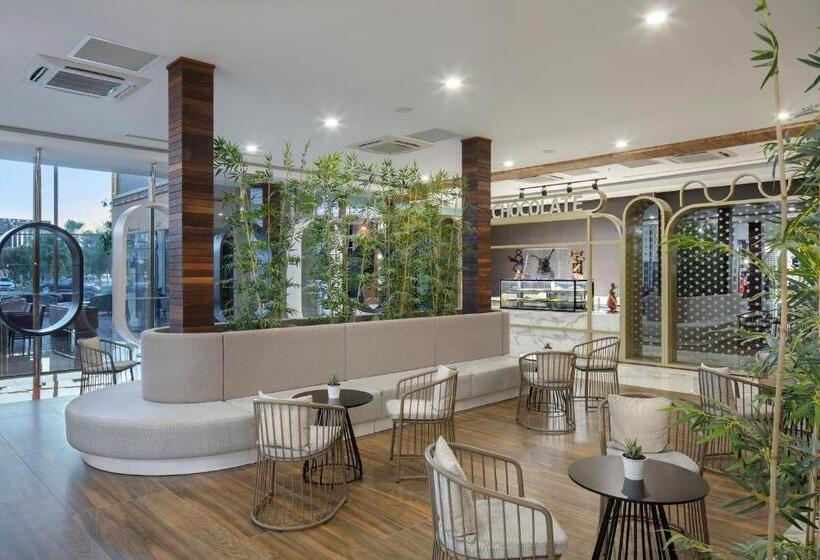 Nirvana Cosmopolitan Hotel Convention & Sports Center