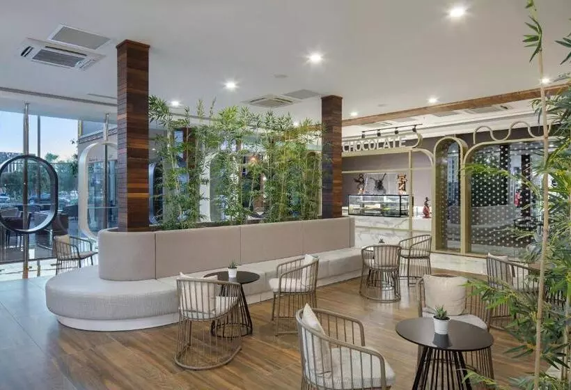 Nirvana Cosmopolitan Hotel Convention & Sports Center