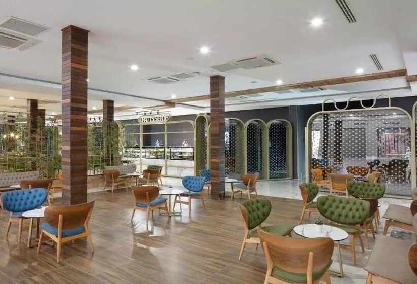 Nirvana Cosmopolitan Hotel Convention & Sports Center