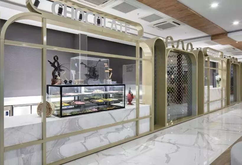 Nirvana Cosmopolitan Hotel Convention & Sports Center