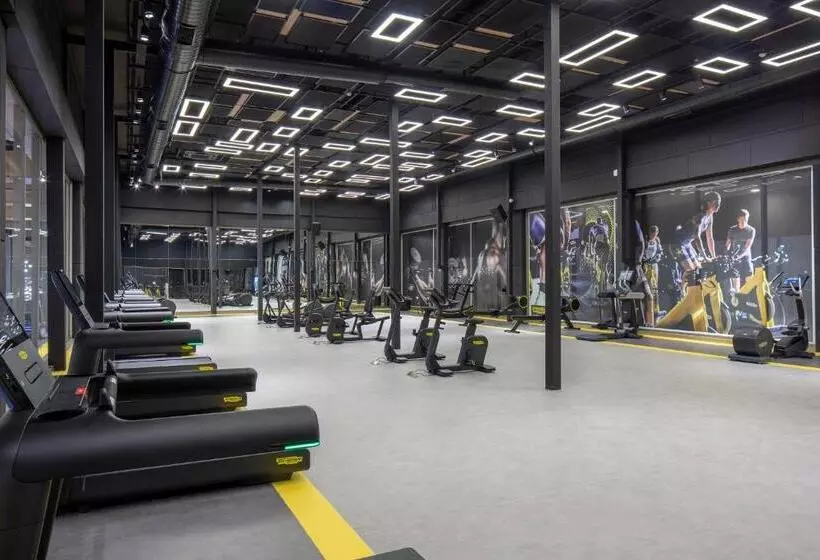 Nirvana Cosmopolitan Hotel Convention & Sports Center