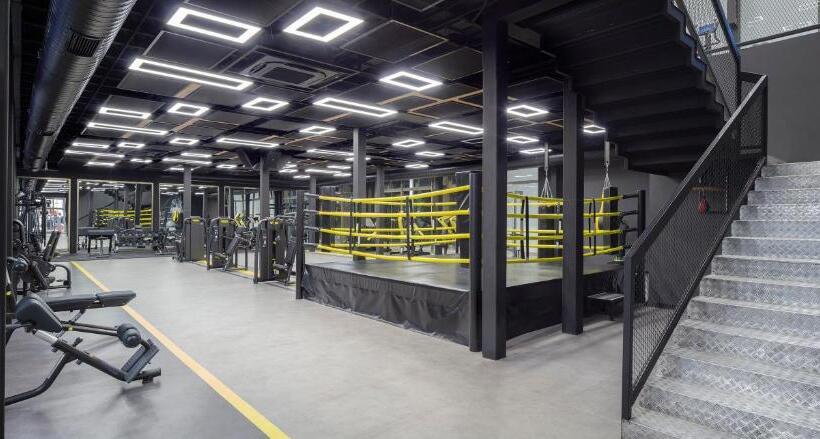 Nirvana Cosmopolitan Hotel Convention & Sports Center