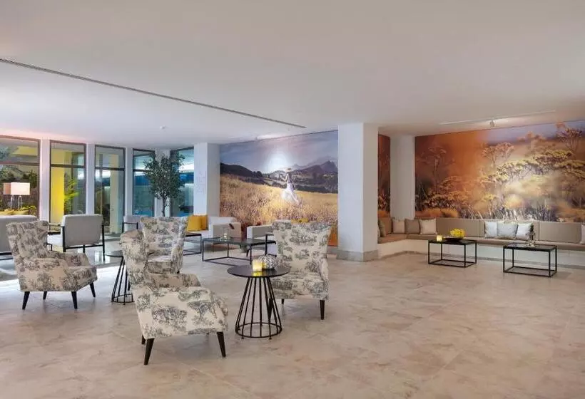 Nirvana Cosmopolitan Hotel Convention & Sports Center