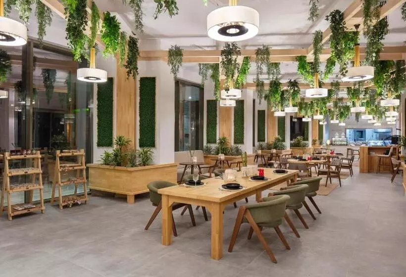 Nirvana Cosmopolitan Hotel Convention & Sports Center