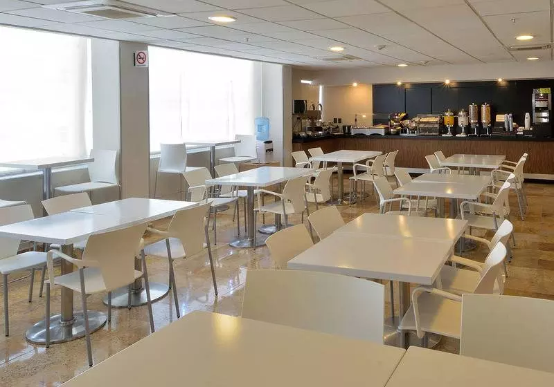 Hotel City Express By Marriott Cancun