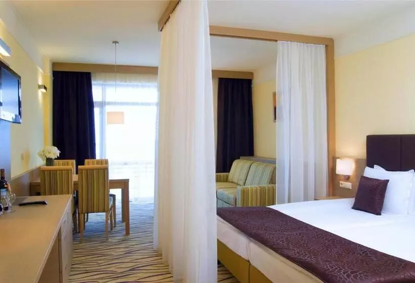 Flamingo Grand Hotel & Spa