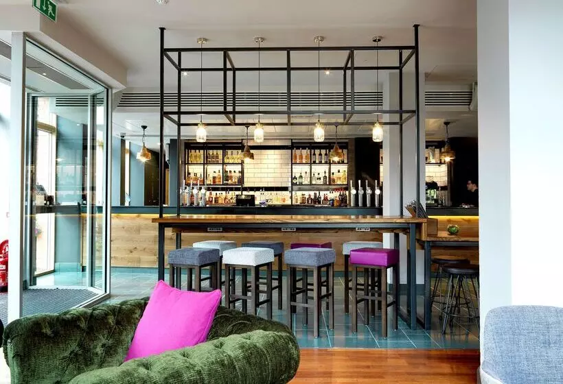 هتل Hilton Garden Inn Birmingham Brindleyplace