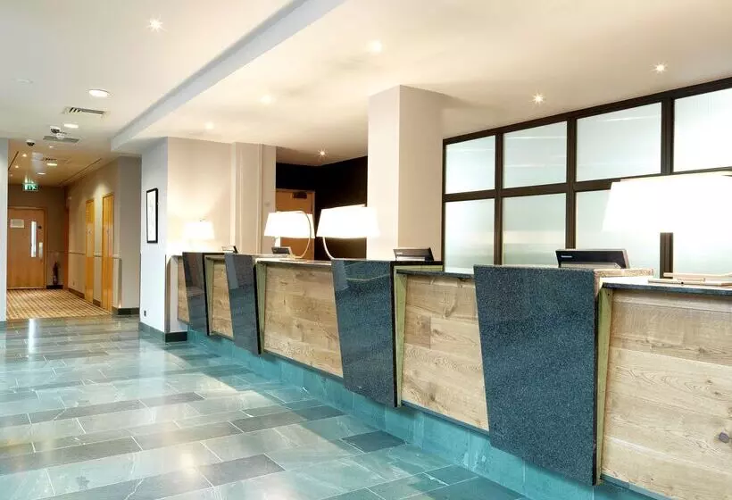 هتل Hilton Garden Inn Birmingham Brindleyplace